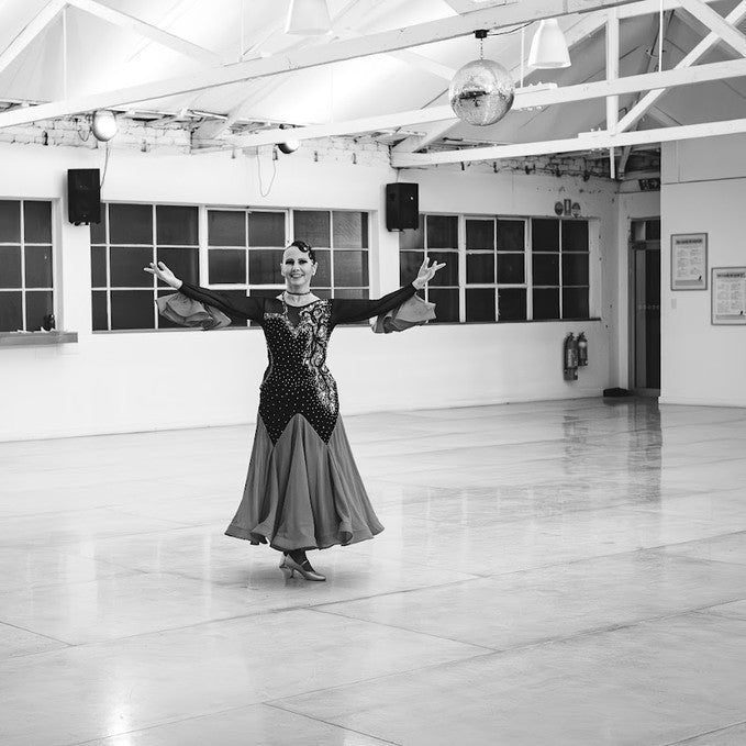 3 Private Dance Lessons, And 3 Come & Try Group Classes, With 3 Free Drink Vouchers - We Wander